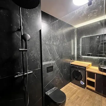 111 Garden Shipyard Near Oldtown