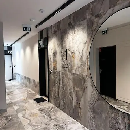 111 Garden Shipyard Near Oldtown Gdańsk